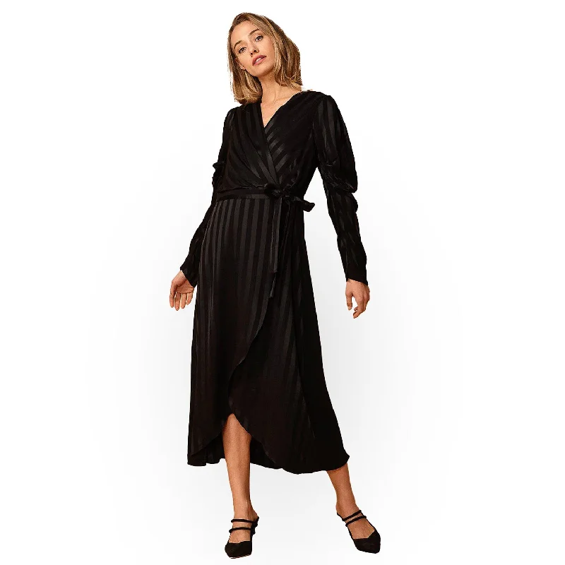 Women's Functional Outfit For Outdoor Activities Women's Puffy Shoulder Dress in Black Stripe