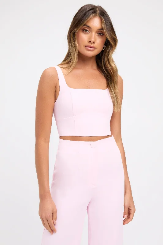 Fresh Styles, Fresh Deals Serge Scoop Top