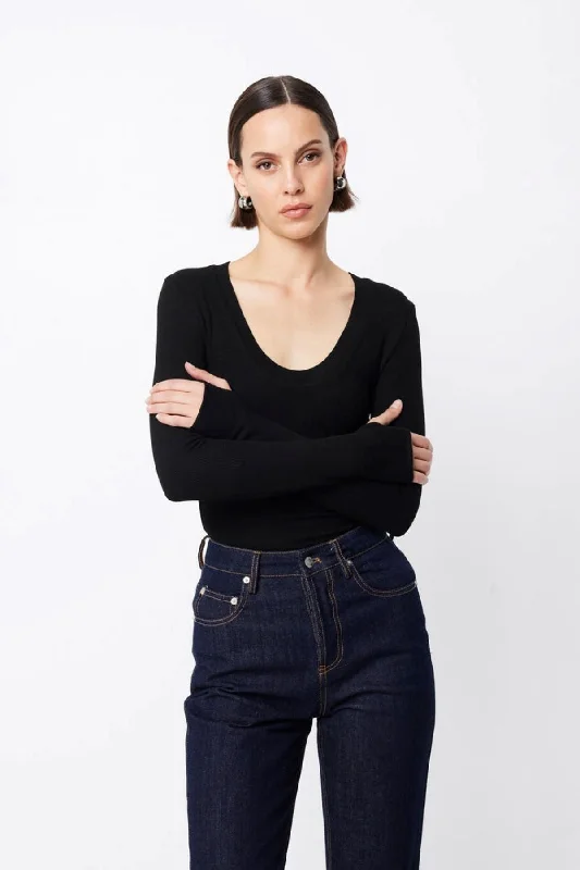 Chic Style, Always In Vogue Mossman Lincoln Top - Black