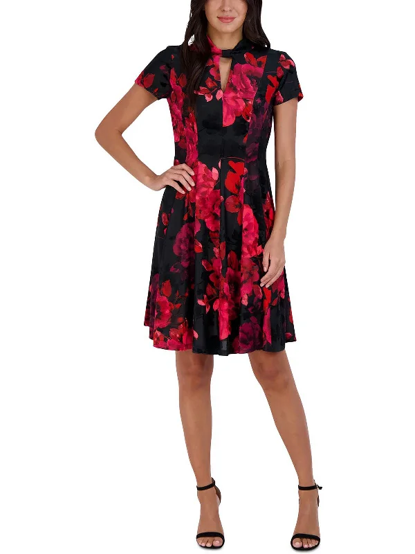 Women's Transitional Garments Petites Womens Floral Print Cut Out Fit & Flare Dress