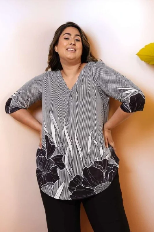 Flash Sale Event Plus Size Black White Monochromatic Floral Print Centre Pleat Top