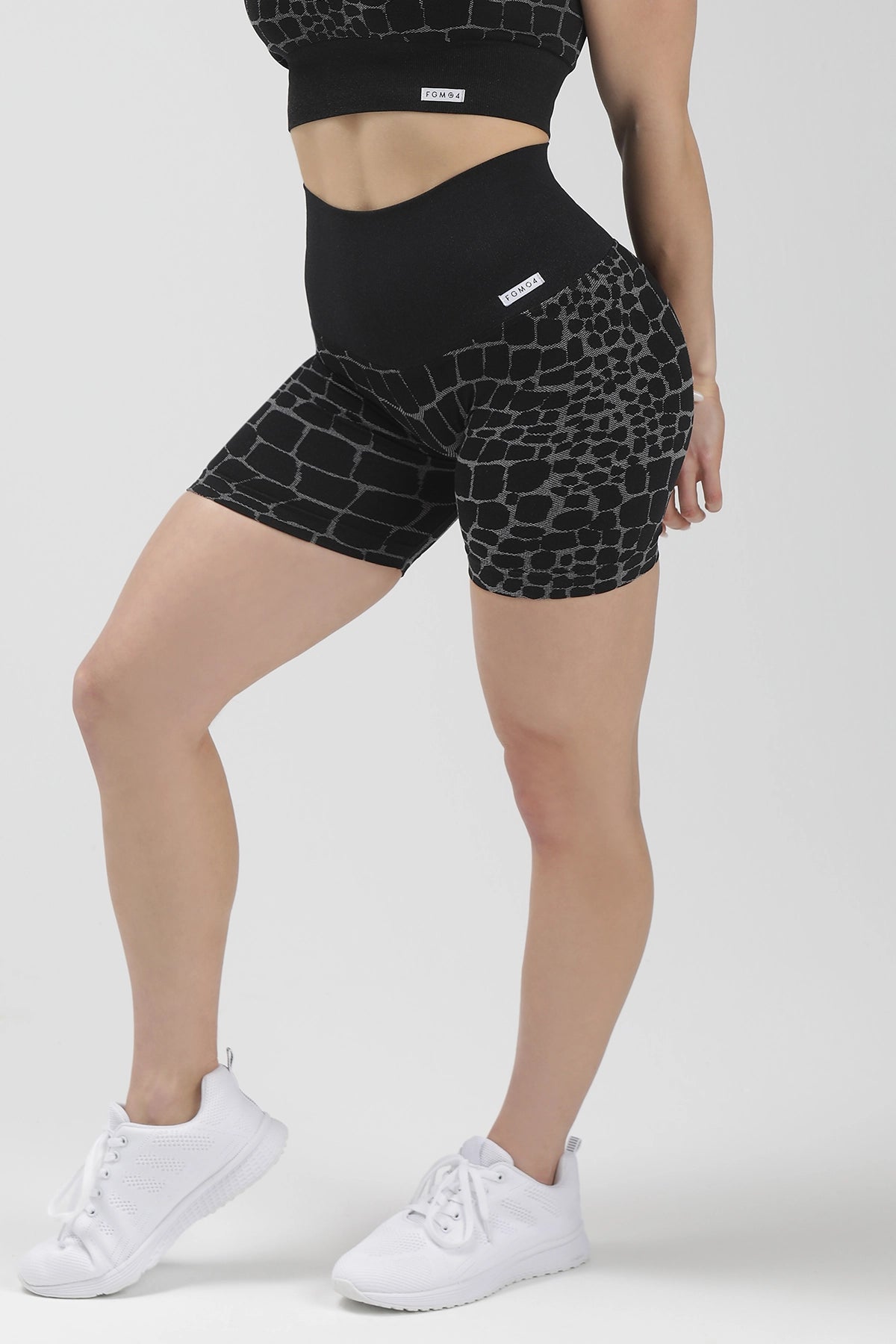 Upgrade Your Yoga Wardrobe For Less Shorts All-up Cocco Nero