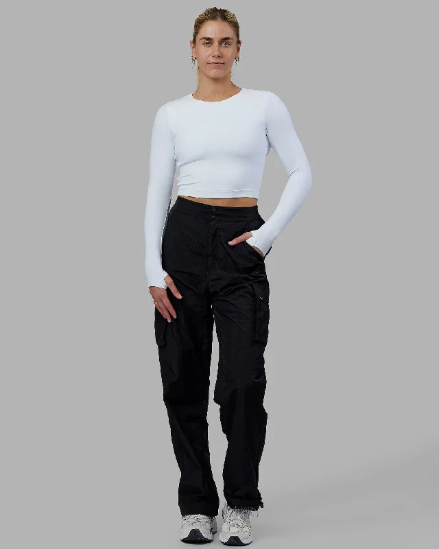 Enhance Your Flow With Stylish Yoga Wear At Great Prices Staple LS Cropped Tee - White Enhance Your Flow With Stylish Yoga Wear At Great Prices Staple LS Cropped Tee - White