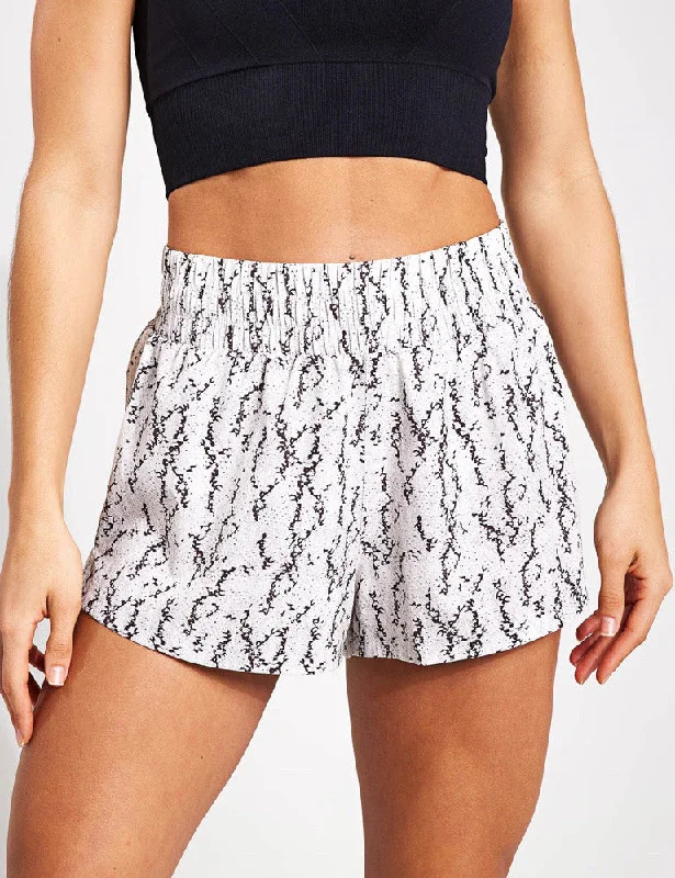 High-Quality Yoga Clothing At Budget-Friendly Prices Kallin Running Short 1.5" - Sand Fragment Snake High-Quality Yoga Clothing At Budget-Friendly Prices Kallin Running Short 1.5" - Sand Fragment Snake