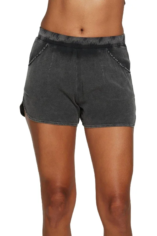 The Yoga Wear Sale You’Ve Been Waiting For Heirloom Shorts In Black Cloud Wash