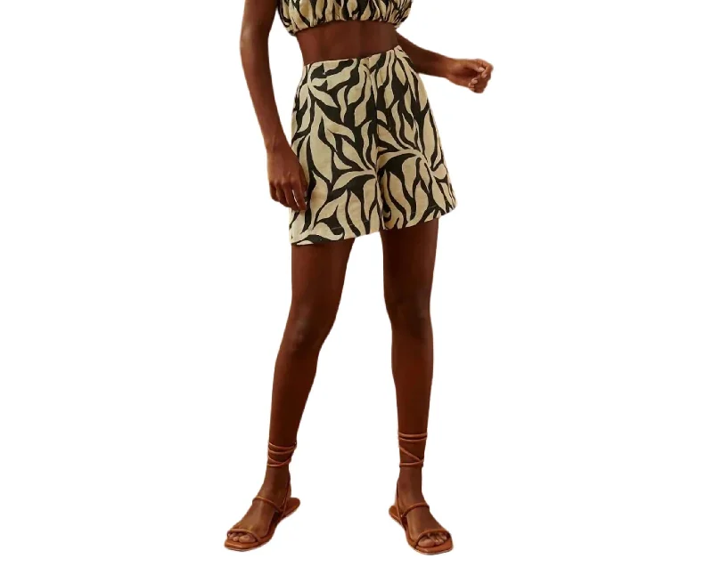 Yoga Wear At Unbeatable Prices Venus Shorts In Arrecife Black-White